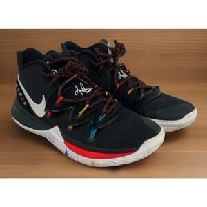 Nike Kyrie Friends Rare NBA Team Basketball Shoes Mens 9.5 Fast Shipping